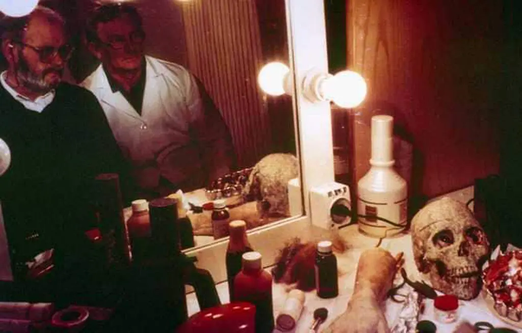Lucio Fulci, regista italiano, Godfather of gore, sul set di un gatto nel cervello
